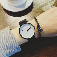 2017 Minimalist style creative wristwatches BGG black & white